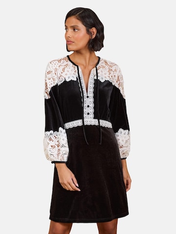 Rochie de la love & roses pe negru: față