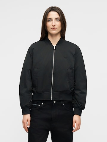 Calvin Klein Jeans Regular Jacke 'ESSENTIAL' in Schwarz: Vorderseite