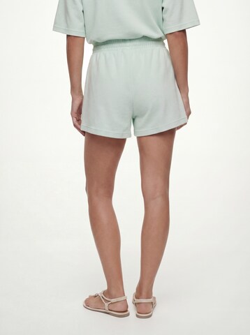 Regular Pantalon VERSTIQUE en vert
