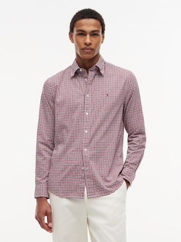 Regular fit Camicia di TOMMY HILFIGER in rosso: frontale