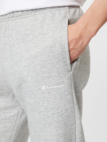 Champion Authentic Athletic Apparel - Tapered Pantalón en gris