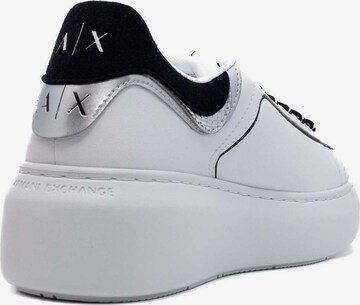 Baskets basses ARMANI EXCHANGE en blanc