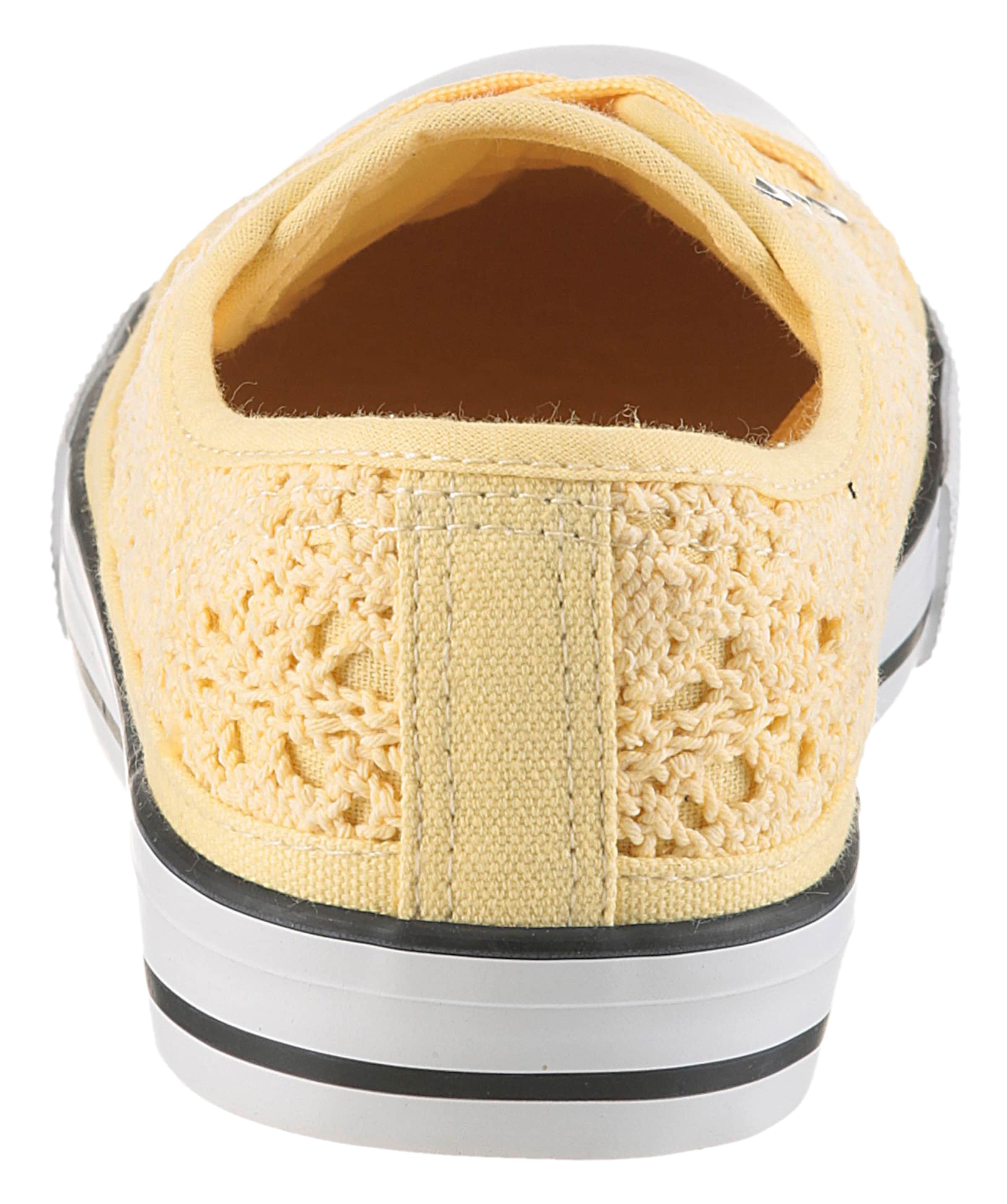 Aniston Sneakers in Yellow