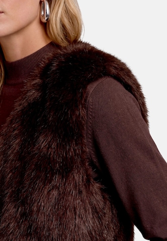 Gilet di zero in marrone
