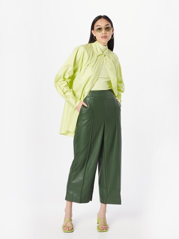 Warehouse Szeroka nogawka Spodnie w kant w kolorze zielony