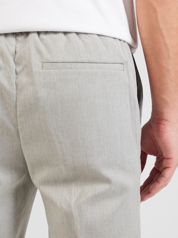 TOPMAN Regular Pants in Grey
