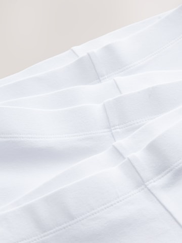 CLARKS Skinny Shorts 'Radlerhorts' in Weiß