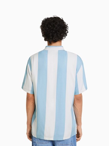 Coupe regular Chemise Bershka en bleu