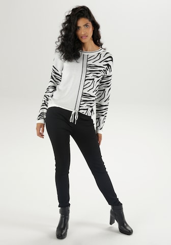 Aniston SELECTED Sweater in White