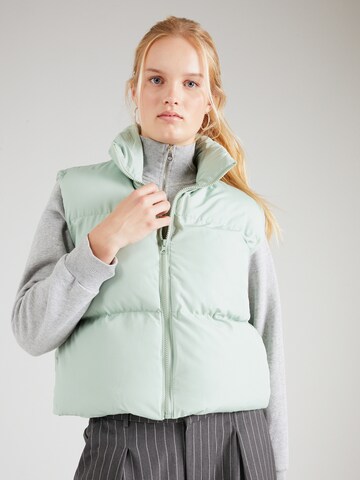 Gilet Trendyol en vert : devant