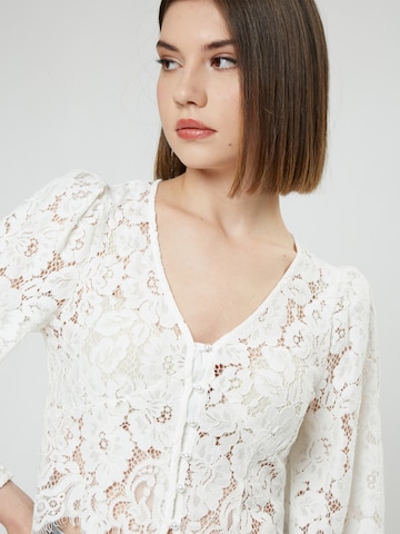 Influencer Blouse in White