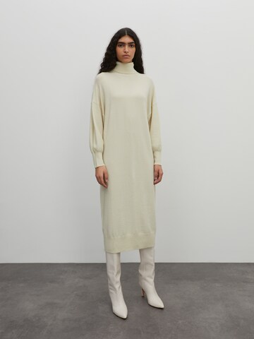 EDITED Gebreide jurk 'Gia' in Wit: voorkant
