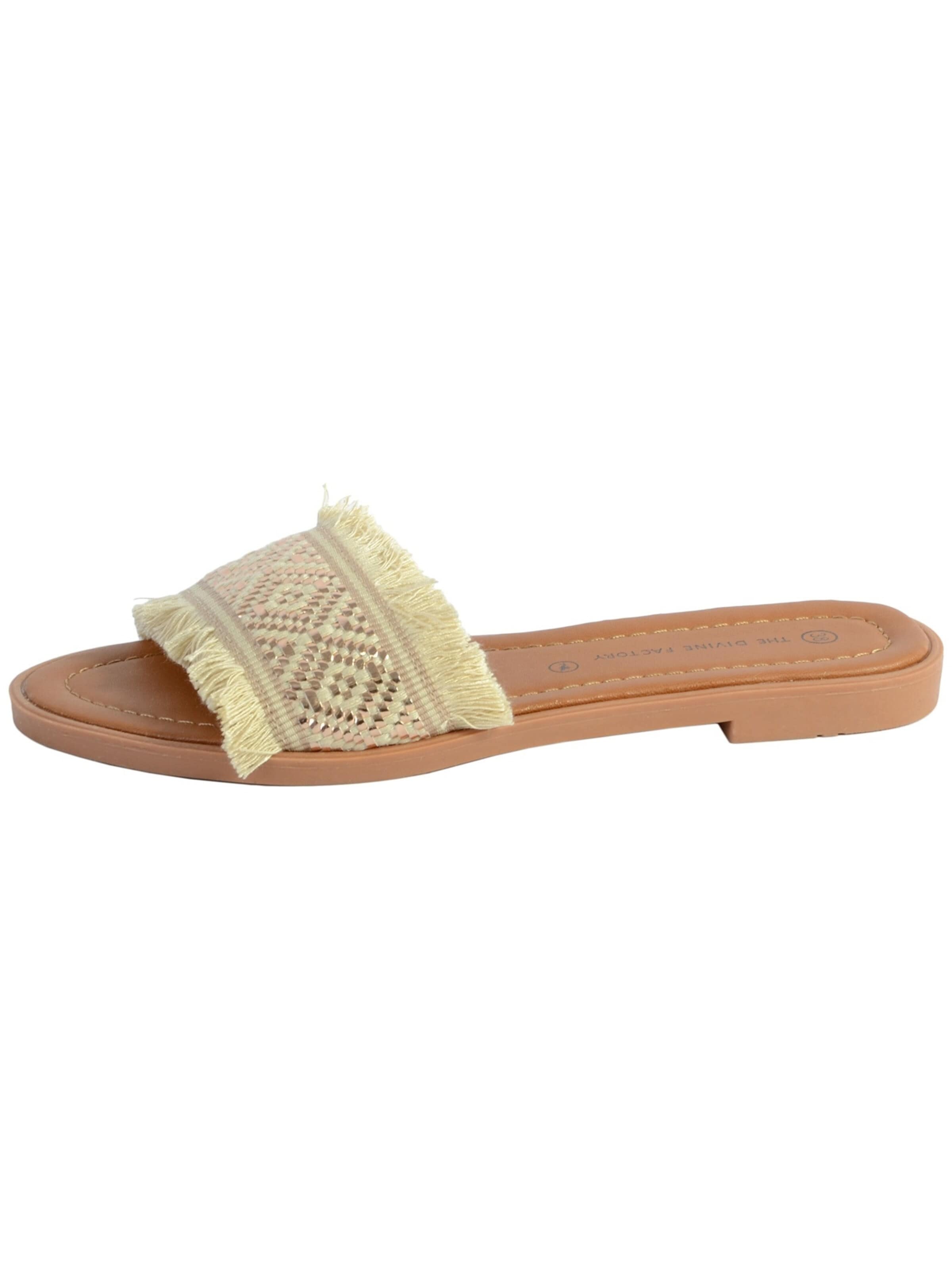 The Divine Factory Sandaal in Goud: voorkant