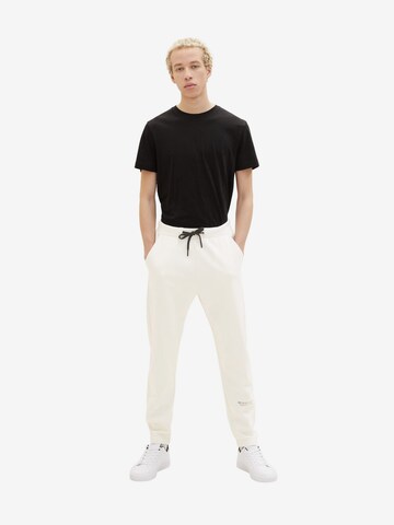 TOM TAILOR DENIM Tapered Trousers in White