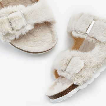 VIVANCE Slippers in Beige