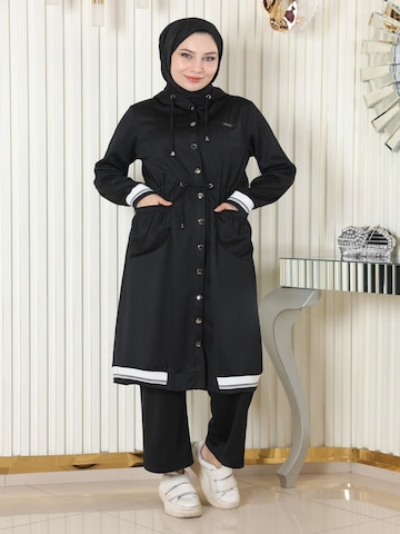 MODAMIHRAM Suit in Black