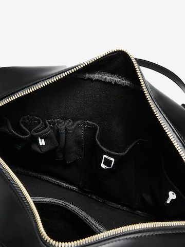 Victoria Hyde Handbag in Black
