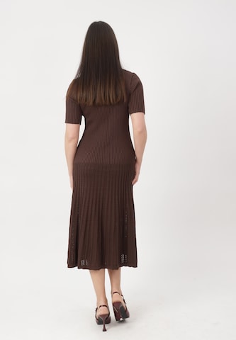 Elara Strickkleid in Braun