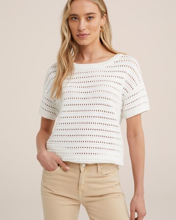 WE Fashion Sweater in White