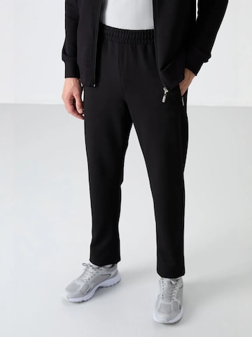 Tommy Life Sweat suit in Black
