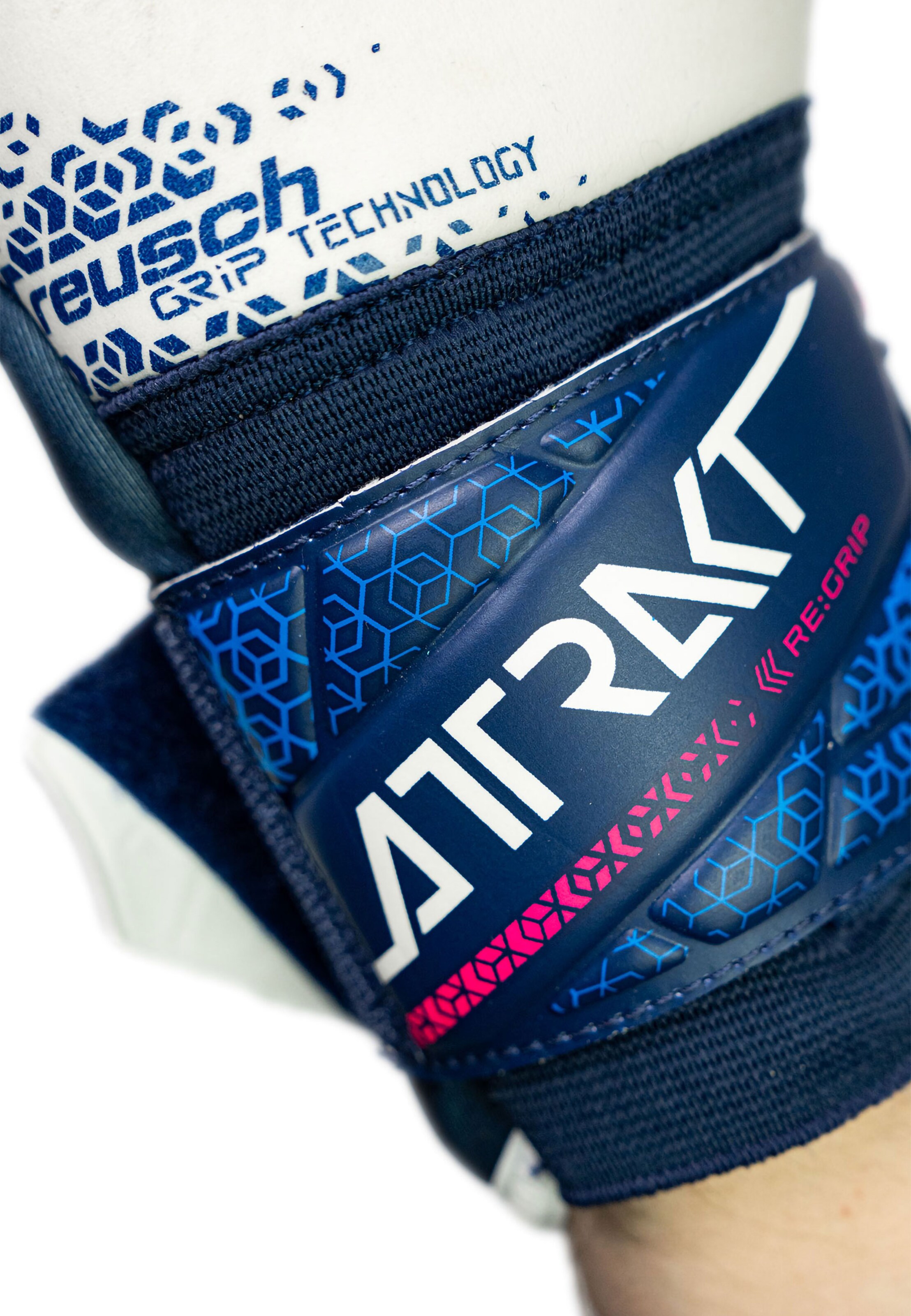 REUSCH Athletic Gloves 'Attrakt Re:Grip' in Blue