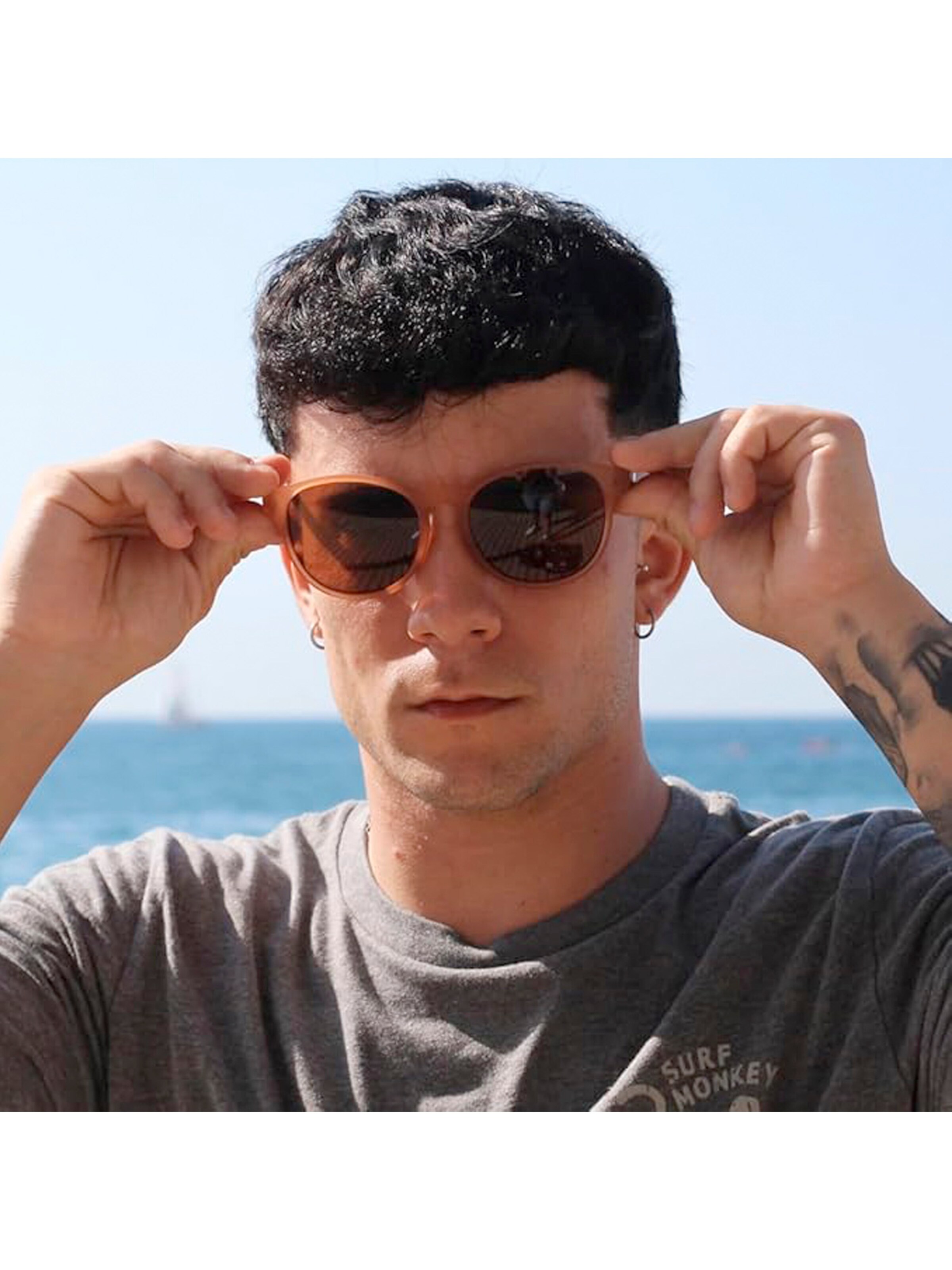 Occhiali da sole di Surf Monkey in marrone