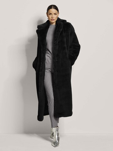 Manteau d’hiver MADELEINE en noir : devant