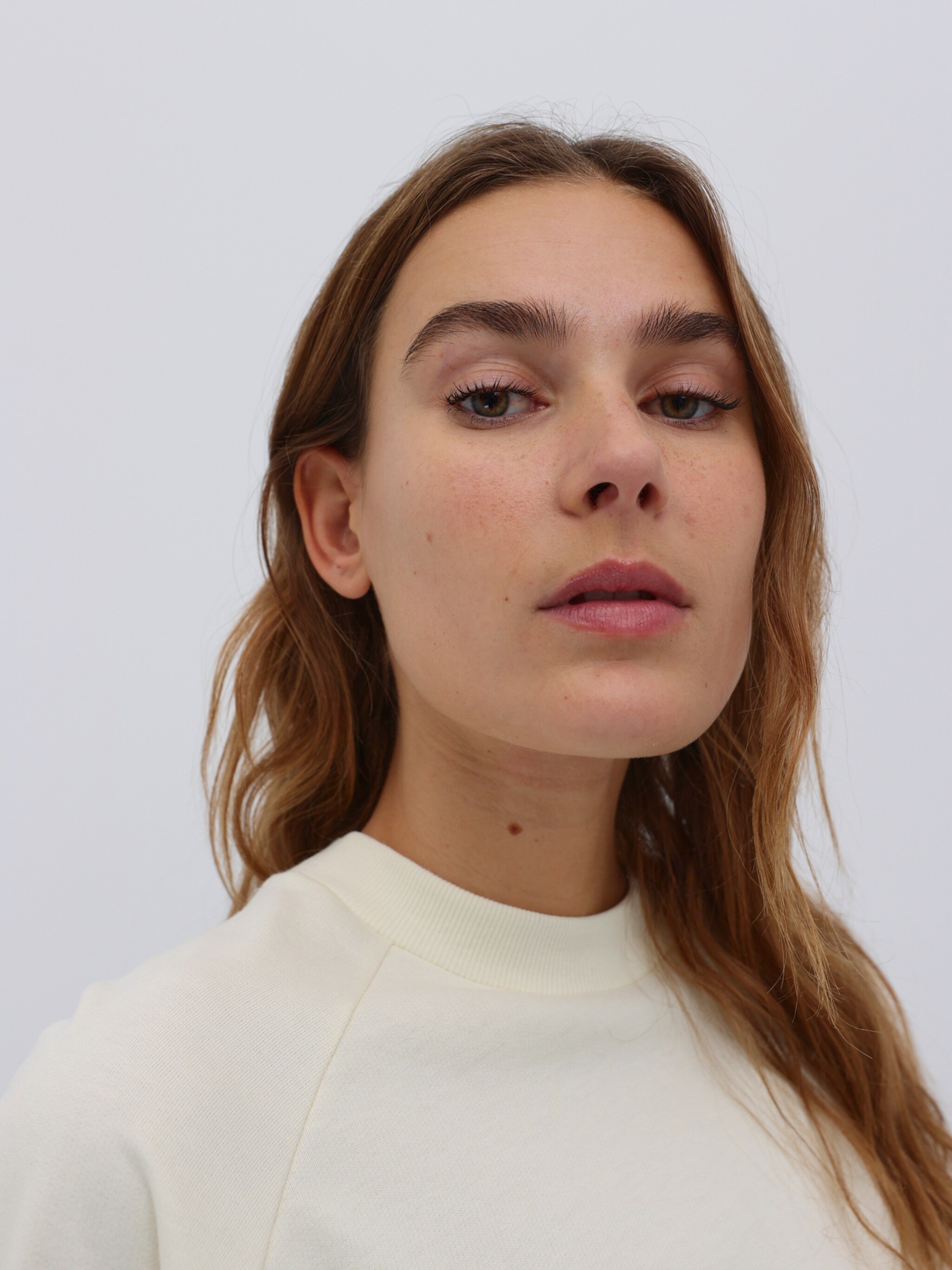 EDITED Produkte Sweatshirt 'Aura' creme