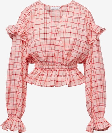 Laurella Pusero värissä vaaleanpunainen: etupuoli