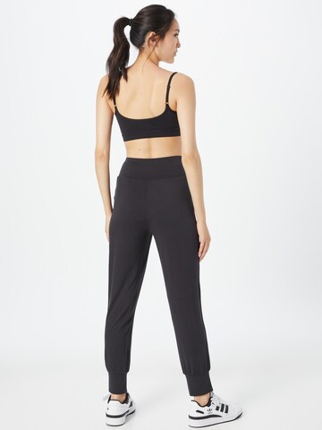 Tapered Pantaloni sportivi 'Fiona' di Hummel in nero