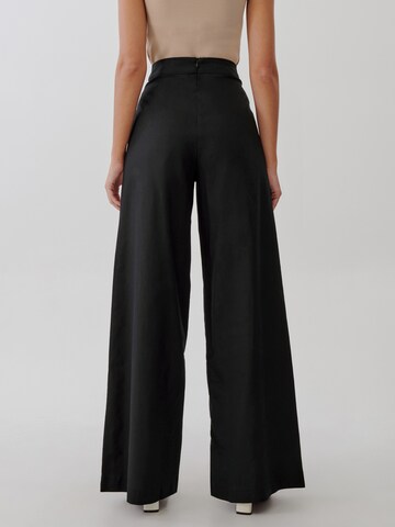 Tussah Zvonové kalhoty Kalhoty 'MOLLY' – černá: zadní strana