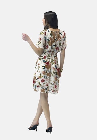 Robe d’été Elara en blanc