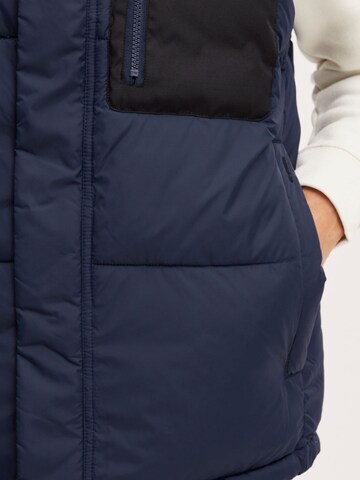 !Solid Vest in Blue
