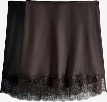 The Set Hame värissä musta: etupuoli