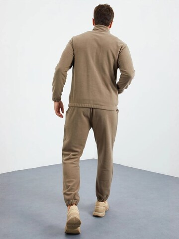 Tuta da jogging di Tommy Life in marrone