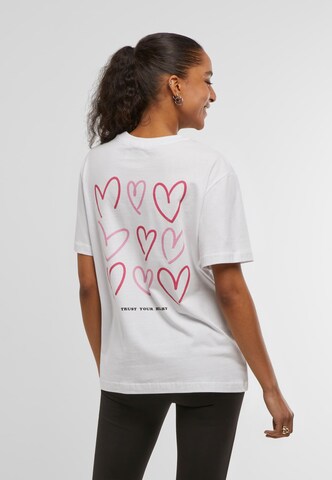 Mister Tee Särk 'Always Trust Your Heart', värv valge: eest vaates