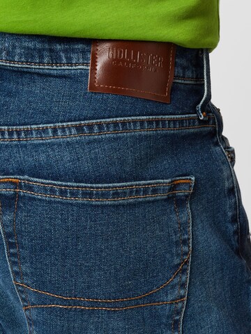 HOLLISTER Regular Jeans in Blau