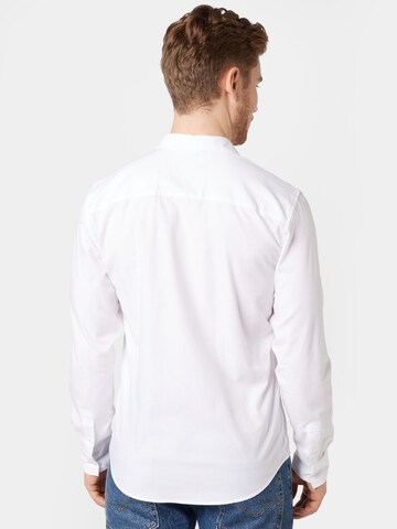 ARMEDANGELS - Ajuste regular Camisa 'Quaadi' en blanco