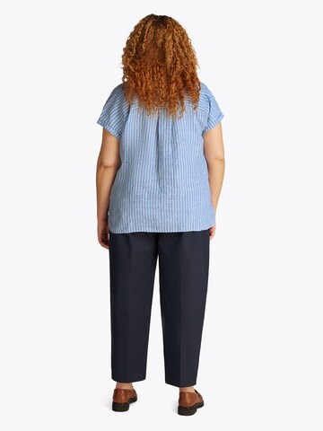 Tommy Hilfiger Curve Bluzka 'ESS' w kolorze niebieski