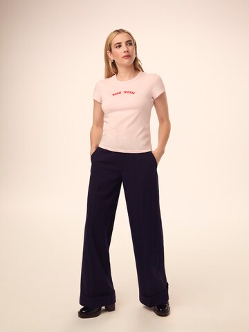 Daahls by Emma Roberts exclusively for ABOUT YOU Футболка 'Caya' в Ярко-розовый