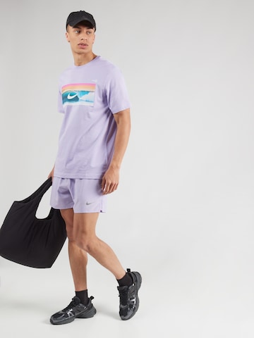 Nike Sportswear - Camiseta en lila
