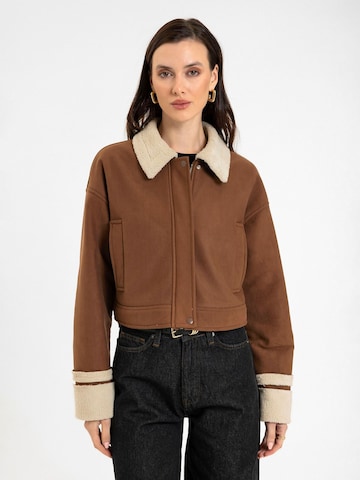 Veste mi-saison 'Anila' Antioch en marron : devant