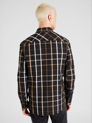 Tommy Jeans - Ajuste regular Camisa en negro