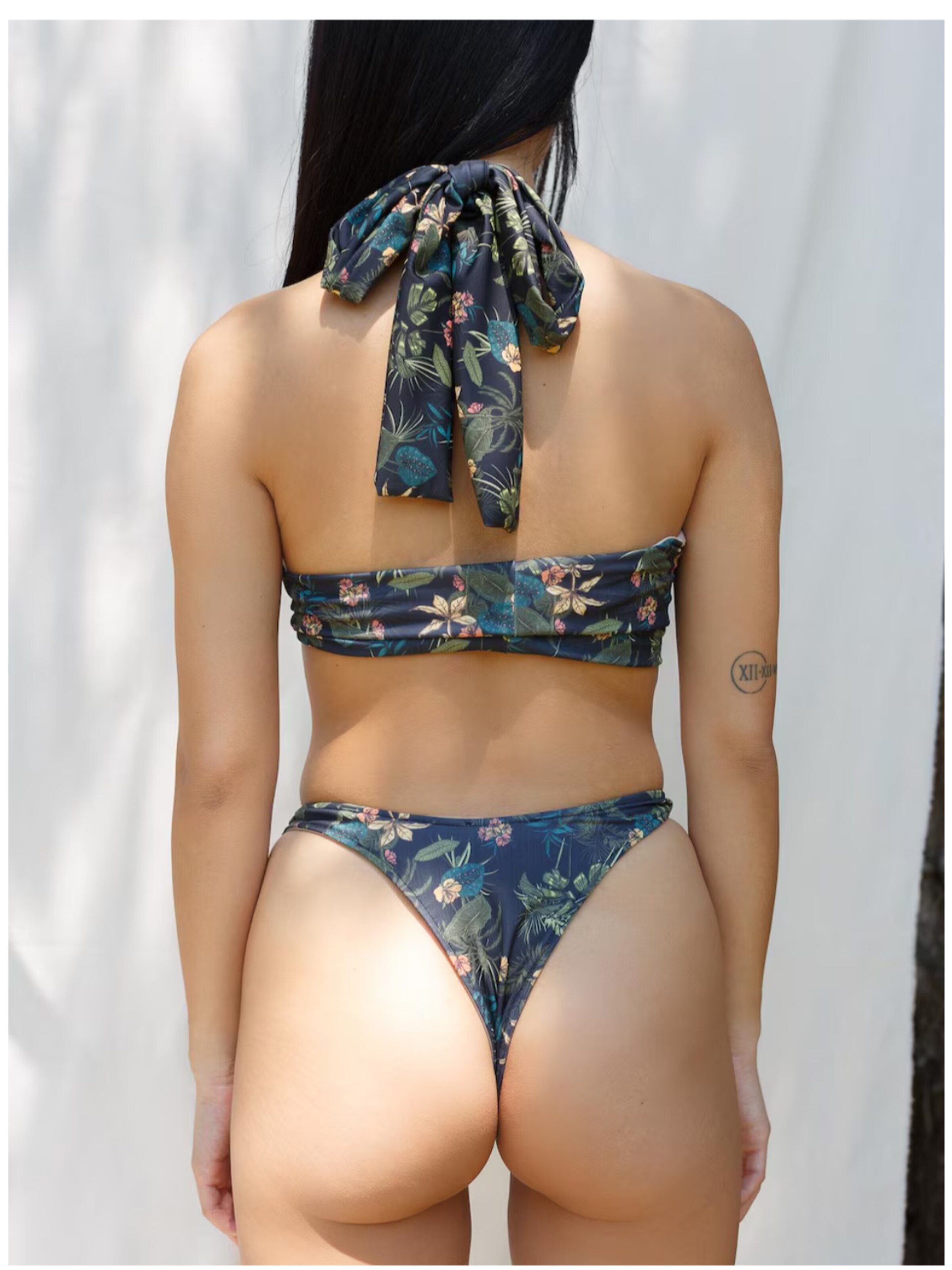 Hobo Sapiens High neck Bikini 'Jamira criss-cross bikini' in Blauw