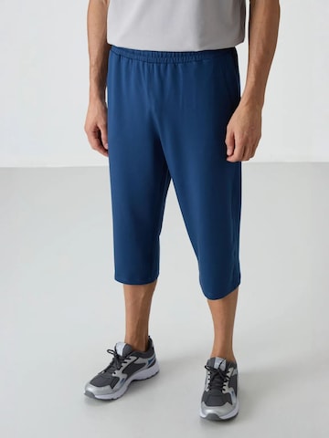 Pantalon Tommy Life en bleu : devant