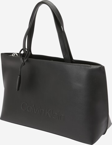 Calvin Klein Shopper in 