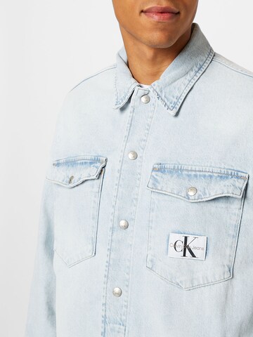 Calvin Klein Jeans - Chaqueta de entretiempo en azul