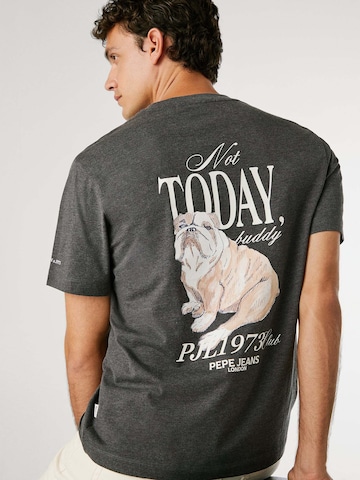 T-Shirt Pepe Jeans en gris : devant