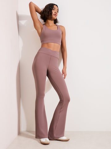 rožinė Friends Like These Platėjantis Sportinės kelnės