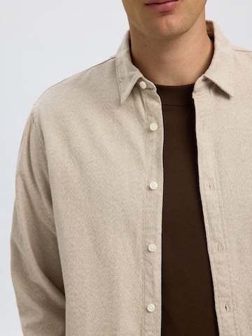 SELECTED - Regular Fit Camisa 'SLHNOAH' em bege